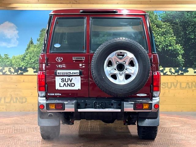 ランドクルーザー70 バン 4WD 禁煙車 5MT車 BFグッドリッチタイヤ 15インチアルミ SDナビ フルセグTV バックカメラ ETC Bluetooth接続可 キーレスキー 盗難防止装置 グレー革調シートカバー(15枚目)