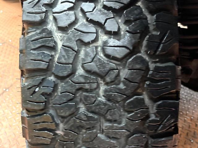 ランドクルーザー70 バン 4WD 禁煙車 5MT車 BFグッドリッチタイヤ 15インチアルミ SDナビ フルセグTV バックカメラ ETC Bluetooth接続可 キーレスキー 盗難防止装置 グレー革調シートカバー(44枚目)