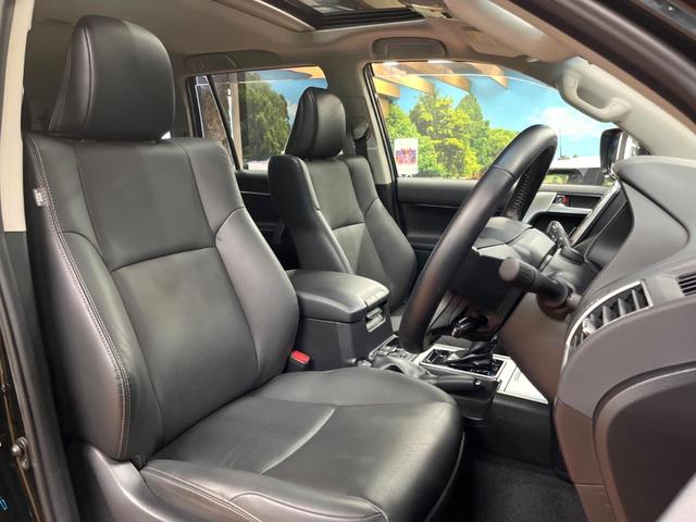 ランドクルーザープラド TX Lパッケージ サンルーフ 7人乗り 9型ナビ 黒革シート ブラックルーフレール シートエアコン セーフティセンス レーダークルーズ クリアランスソナー LEDヘッド 純正17アルミ バックカメラ ETC フルセグ(8枚目)