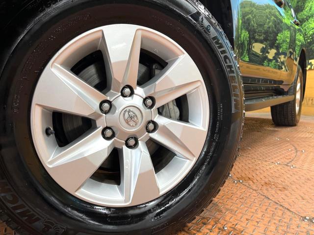 ランドクルーザープラド TX Lパッケージ サンルーフ 7人乗り 9型ナビ 黒革シート ブラックルーフレール シートエアコン セーフティセンス レーダークルーズ クリアランスソナー LEDヘッド 純正17アルミ バックカメラ ETC フルセグ(13枚目)