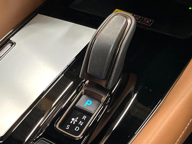 ヴェルファイアハイブリッド Z プレミア 左右独立ムーンルーフ 14型ナビ 全周囲カメラ ユニバーサルステップ デジタルインナーミラー トヨタチームメイト 茶革シート 禁煙車 両側パワスラ パワーバックドア シートエアコン AC100V電源(25枚目)