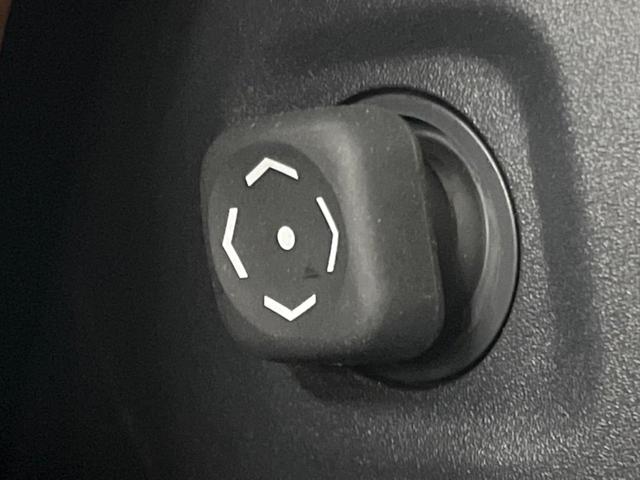 ヴェルファイアハイブリッド Z プレミア 左右独立ムーンルーフ 14型ナビ 全周囲カメラ ユニバーサルステップ デジタルインナーミラー トヨタチームメイト 茶革シート 禁煙車 両側パワスラ パワーバックドア シートエアコン AC100V電源(28枚目)