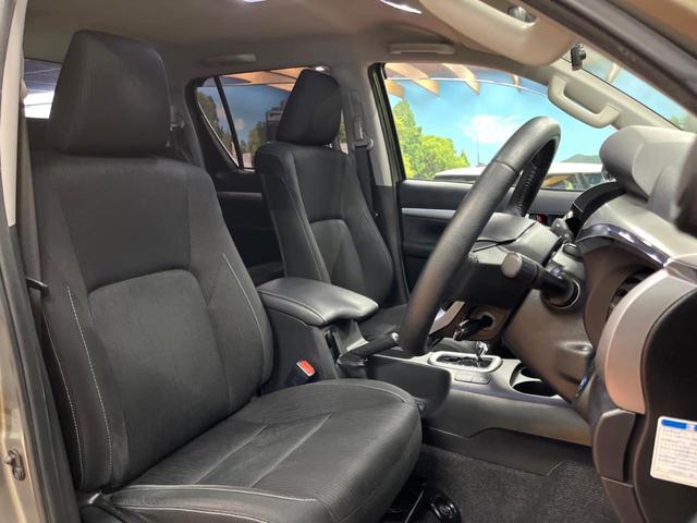 ハイラックス Ｚ　トノカバー　ＢＦグッドリッチ　純正ナビ　バックカメラ　衝突軽減　レーダークルーズ　禁煙車　クリアランスソナー　ＬＥＤヘッド＆フォグ　純正１７インチアルミ　フルセグ　Ｂｌｕｅｔｏｏｔｈ再生（8枚目）