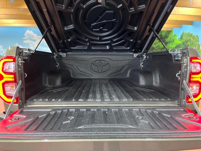 ハイラックス Ｚ　トノカバー　ＢＦグッドリッチ　純正ナビ　バックカメラ　衝突軽減　レーダークルーズ　禁煙車　クリアランスソナー　ＬＥＤヘッド＆フォグ　純正１７インチアルミ　フルセグ　Ｂｌｕｅｔｏｏｔｈ再生（10枚目）