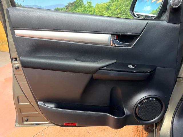 ハイラックス Ｚ　トノカバー　ＢＦグッドリッチ　純正ナビ　バックカメラ　衝突軽減　レーダークルーズ　禁煙車　クリアランスソナー　ＬＥＤヘッド＆フォグ　純正１７インチアルミ　フルセグ　Ｂｌｕｅｔｏｏｔｈ再生（24枚目）