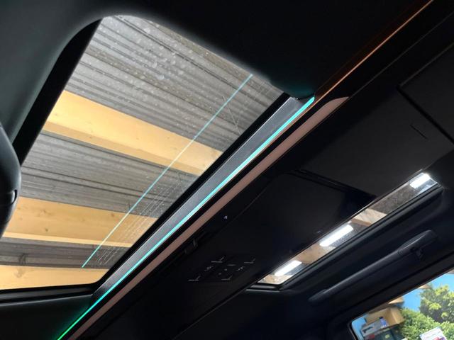 ヴェルファイアハイブリッド Z プレミア 後席モニター ガラスルーフ 14型ナビ 両側電動ドア 全周囲カメラ セーフティセンス レーダークルーズ 禁煙車 レザーシート レーダークルーズ シートベンチレーション LEDヘッド 100V電源(3枚目)