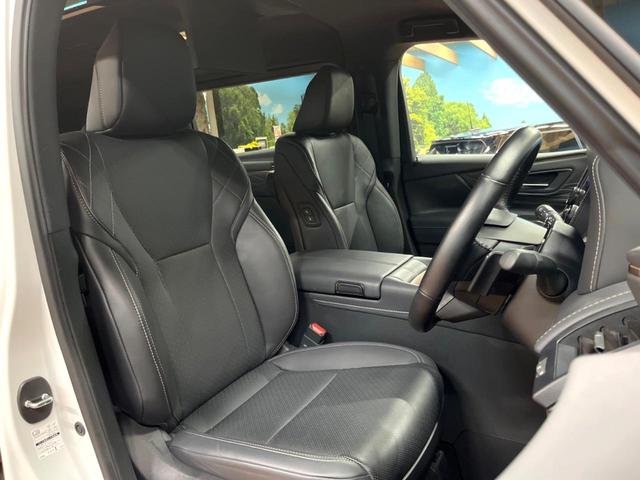 ヴェルファイアハイブリッド Z プレミア 後席モニター ガラスルーフ 14型ナビ 両側電動ドア 全周囲カメラ セーフティセンス レーダークルーズ 禁煙車 レザーシート レーダークルーズ シートベンチレーション LEDヘッド 100V電源(9枚目)