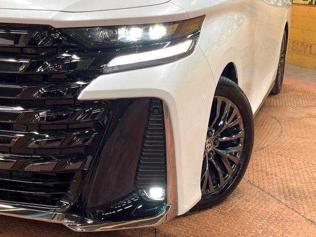 ヴェルファイアハイブリッド Z プレミア 後席モニター ガラスルーフ 14型ナビ 両側電動ドア 全周囲カメラ セーフティセンス レーダークルーズ 禁煙車 レザーシート レーダークルーズ シートベンチレーション LEDヘッド 100V電源(13枚目)