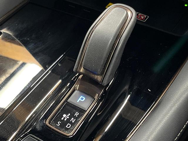 ヴェルファイアハイブリッド Z プレミア 後席モニター ガラスルーフ 14型ナビ 両側電動ドア 全周囲カメラ セーフティセンス レーダークルーズ 禁煙車 レザーシート レーダークルーズ シートベンチレーション LEDヘッド 100V電源(29枚目)