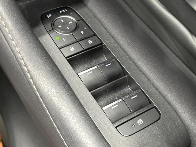 ヴェルファイアハイブリッド Z プレミア 後席モニター ガラスルーフ 14型ナビ 両側電動ドア 全周囲カメラ セーフティセンス レーダークルーズ 禁煙車 レザーシート レーダークルーズ シートベンチレーション LEDヘッド 100V電源(46枚目)