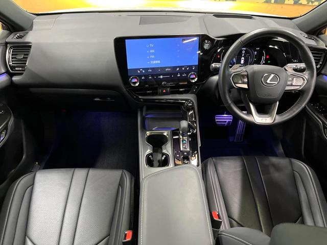 ＮＸ ＮＸ３５０ｈ　Ｆスポーツ　サンルーフ　ＴＲＤエアロ　１４型ナビ　デジタルインナーミラー　全周囲カメラ　セーフティシステム　レーダークルーズ　パワーバックドア　ブラインドスポットモニター　レザーシート　シートベンチレーション（2枚目）