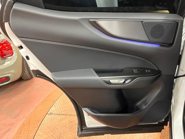 ＮＸ ＮＸ３５０ｈ　Ｆスポーツ　サンルーフ　ＴＲＤエアロ　１４型ナビ　デジタルインナーミラー　全周囲カメラ　セーフティシステム　レーダークルーズ　パワーバックドア　ブラインドスポットモニター　レザーシート　シートベンチレーション（53枚目）