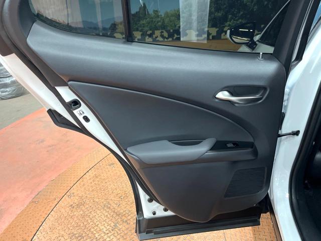 UX UX250h Fスポーツ 10型ナビ 全周囲カメラ レーダークルーズ セーフティシステム ブラインドスポットモニター 禁煙車 パワーバックドア シートベンチレーション レザーシート パワーシート LEDヘッド ETC2.0(26枚目)