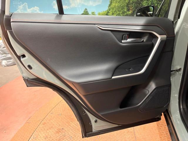 RAV4 アドベンチャー 9型ナビ 全周囲カメラ パワーバックドア シートエアコン 禁煙車 セーフティセンス レーダークルーズ ブラインドスポットモニター フルセグTV 純正19アルミ ETC2.0 クリアランスソナー(24枚目)