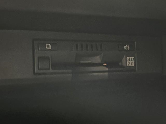 NX NX300h Fスポーツ 4WD 10型ナビ 全周囲カメラ ルーフレール 3眼LEDヘッド 禁煙車 黒革シート パワーバックドア シートエアコン レクサスセーフティ レーダークルーズ BSM クリアランスソナー 純正18アルミ(21枚目)