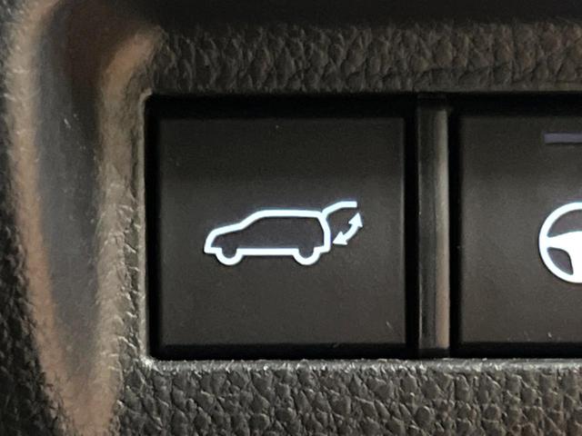 ハリアー Z レザーパッケージ モデリスタエアロ 全周囲カメラ JBLサウンド 12型ナビ 禁煙車 シートエアコン 黒革シート パワーバックドア セーフティセンス レーダークルーズ デジタルインナーミラー BSM 純正19アルミ(7枚目)