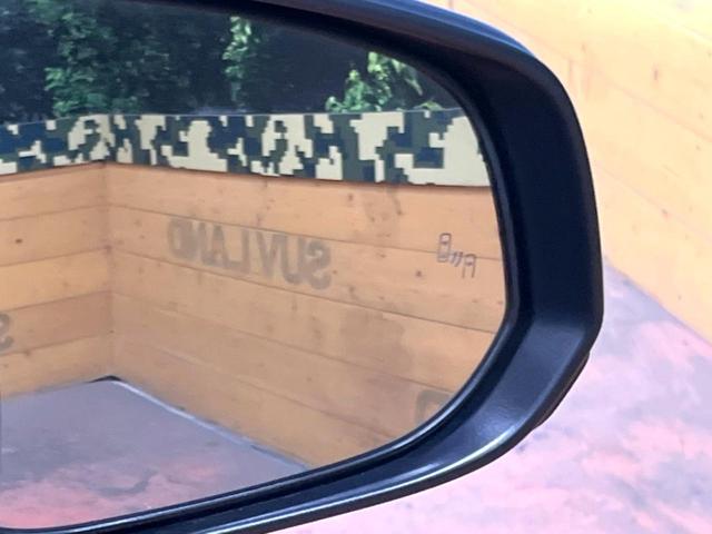 ヴォクシー ハイブリッドＳ－Ｚ　後席モニター　快適利便ＰＫＧ　１０型ナビ　禁煙車　両側パワスラ　パワーバックドア　シートヒーター　ＡＣ１００Ｖ　セーフティセンス　レーダークルーズ　ＢＳＭ　純正１７アルミ　バックカメラ　フルセグＴＶ（6枚目）