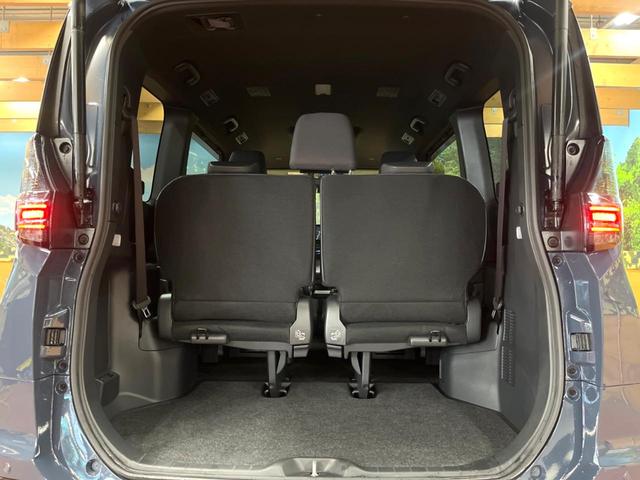 ヴォクシー ハイブリッドＳ－Ｚ　後席モニター　快適利便ＰＫＧ　１０型ナビ　禁煙車　両側パワスラ　パワーバックドア　シートヒーター　ＡＣ１００Ｖ　セーフティセンス　レーダークルーズ　ＢＳＭ　純正１７アルミ　バックカメラ　フルセグＴＶ（11枚目）
