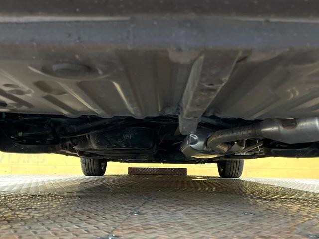 ヴォクシー ハイブリッドＳ－Ｚ　後席モニター　快適利便ＰＫＧ　１０型ナビ　禁煙車　両側パワスラ　パワーバックドア　シートヒーター　ＡＣ１００Ｖ　セーフティセンス　レーダークルーズ　ＢＳＭ　純正１７アルミ　バックカメラ　フルセグＴＶ（19枚目）