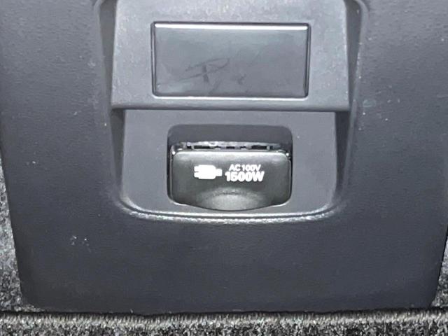 ヴォクシー ハイブリッドＳ－Ｚ　後席モニター　快適利便ＰＫＧ　１０型ナビ　禁煙車　両側パワスラ　パワーバックドア　シートヒーター　ＡＣ１００Ｖ　セーフティセンス　レーダークルーズ　ＢＳＭ　純正１７アルミ　バックカメラ　フルセグＴＶ（31枚目）