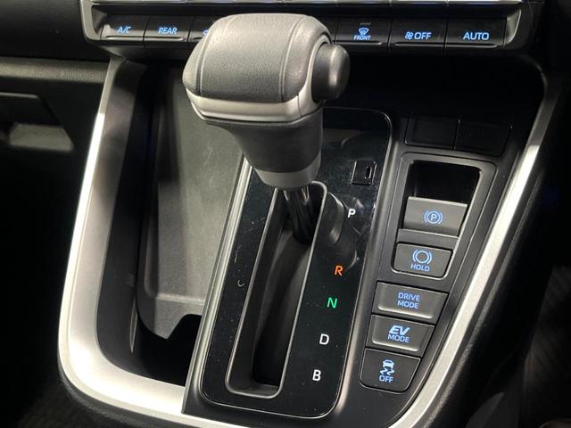 ヴォクシー ハイブリッドＳ－Ｚ　後席モニター　快適利便ＰＫＧ　１０型ナビ　禁煙車　両側パワスラ　パワーバックドア　シートヒーター　ＡＣ１００Ｖ　セーフティセンス　レーダークルーズ　ＢＳＭ　純正１７アルミ　バックカメラ　フルセグＴＶ（39枚目）
