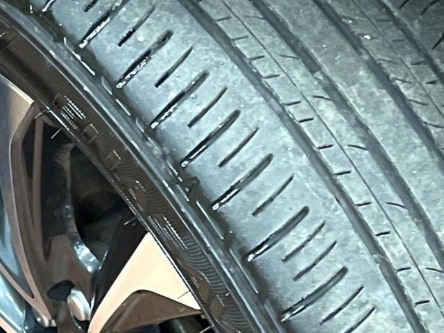 ヴォクシー ハイブリッドＳ－Ｚ　後席モニター　快適利便ＰＫＧ　１０型ナビ　禁煙車　両側パワスラ　パワーバックドア　シートヒーター　ＡＣ１００Ｖ　セーフティセンス　レーダークルーズ　ＢＳＭ　純正１７アルミ　バックカメラ　フルセグＴＶ（52枚目）