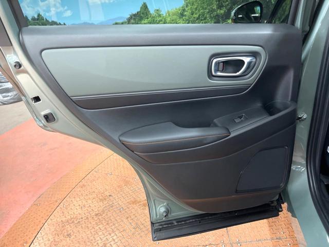 ヴェゼル e:HEV X・HuNTパッケージ 禁煙車 純正SDナビ 衝突被害軽減システム レーダークルーズ コーナーセンサー ハーフレザーシート ドラレコ バックカメラ スマートキー LEDヘッド ナビ連動ETC オートハイビーム 車線逸脱警報(24枚目)