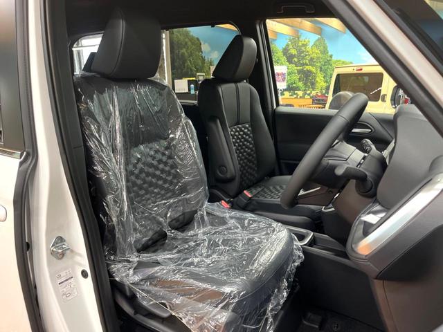 ヴォクシー ハイブリッドS-Z 年次改モデル 登録済未使用車 後席モニター 快適利便PKG トヨタチームメイト 10型ナビ 全周囲カメラ デジタルインナーミラー ユニバーサルステップ 3眼LEDヘッド パークアシスト 電動リアゲート(9枚目)