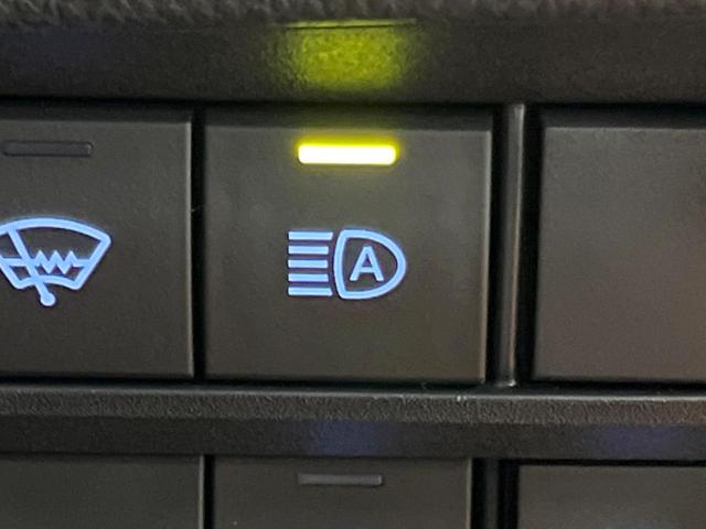 ヴォクシー ハイブリッドS-Z 年次改モデル 登録済未使用車 後席モニター 快適利便PKG トヨタチームメイト 10型ナビ 全周囲カメラ デジタルインナーミラー ユニバーサルステップ 3眼LEDヘッド パークアシスト 電動リアゲート(51枚目)