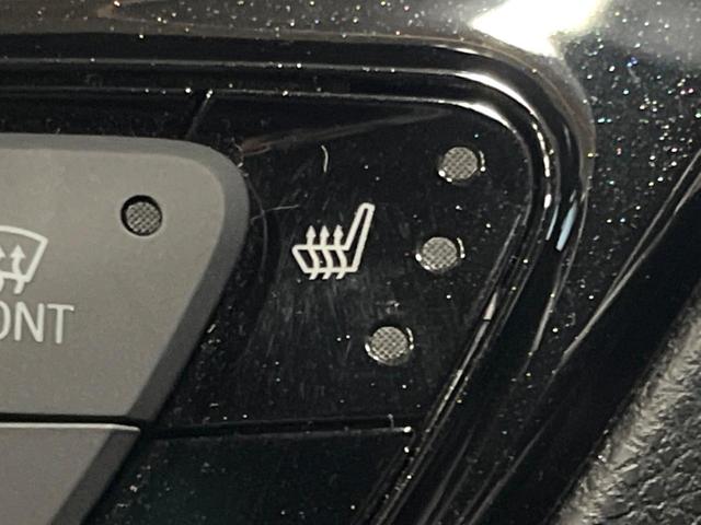 【シートヒーター】寒い日に重宝するシートヒーター!エアコンより早く温まってくれるので寒がりの人も安心ですね♪エアコンの温風は乾燥するから苦手、という方にもをおすすめです。