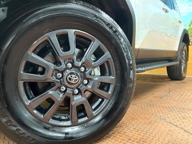 ランドクルーザー250 VX 丸目LEDヘッド トヨタチームメイト サンルーフ 12型ナビ 全周囲カメラ 7人乗り 禁煙車 ルーフレール シートエアコン パワーバックドア デジタルインナーミラー セーフティセンス レーダークルーズ(13枚目)