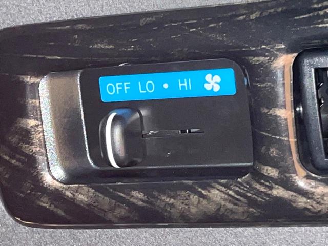 ハイエースバン スーパーGL ダークプライムII モデリスタエアロ SDナビ フルセグTV バックカメラ 両側パワスラ 衝突軽減 車線逸脱警報 オートハイビーム ETC LEDヘッド AC100V電源 スマートキー オートエアコン 電動格納ミラー(38枚目)