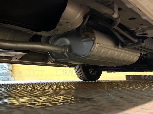 セレナ e-パワー ハイウェイスターV 純正エアロ 後席モニター セーフティパックB 9型ナビ 全周囲カメラ プロパイロット シートヒーター 禁煙車 両側パワスラ パークアシスト 衝突軽減 クリアランスソナー 純正15アルミ フルセグTV(36枚目)