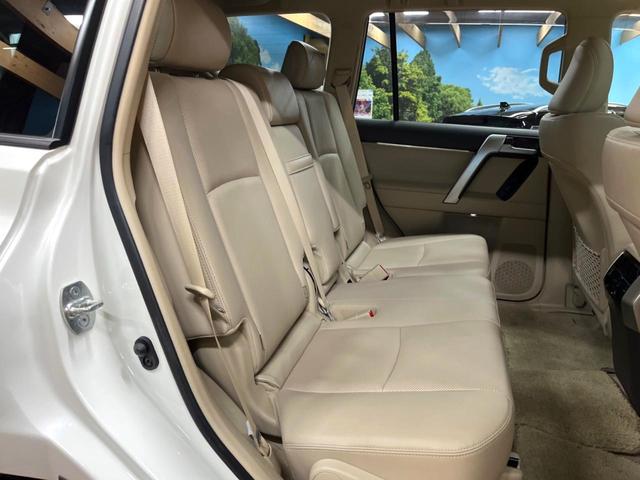 ランドクルーザープラド TX Lパッケージ マットブラックエディション サンルーフ メーカーナビ 全周囲カメラ 7人 ブラインドスポットモニター 純正サイドステップ 寒冷地仕様 禁煙車 ベージュ革シート レーダークルーズ シートベンチレーション セーフティセンス ETC(9枚目)