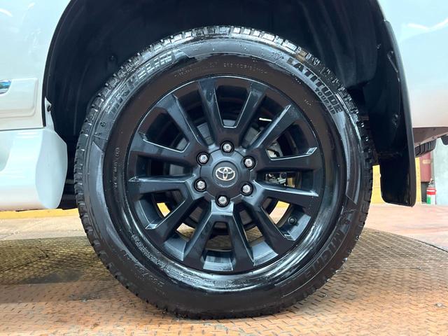 ランドクルーザープラド TX Lパッケージ マットブラックエディション サンルーフ メーカーナビ 全周囲カメラ 7人 ブラインドスポットモニター 純正サイドステップ 寒冷地仕様 禁煙車 ベージュ革シート レーダークルーズ シートベンチレーション セーフティセンス ETC(29枚目)