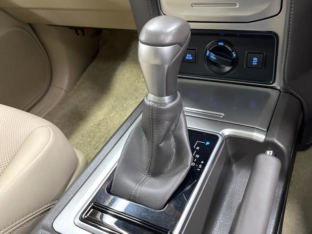 ランドクルーザープラド TX Lパッケージ マットブラックエディション サンルーフ メーカーナビ 全周囲カメラ 7人 ブラインドスポットモニター 純正サイドステップ 寒冷地仕様 禁煙車 ベージュ革シート レーダークルーズ シートベンチレーション セーフティセンス ETC(42枚目)