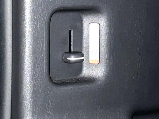 ハイエースバン スーパーGL ダークプライムII 後席モニター SDナビ 全周囲カメラ 両側パワスラ 禁煙車 フルセグTV 衝突軽減 LEDヘッド 純正15アルミ ハーフレザーシート 車線逸脱警報 オートハイビーム コーナーセンサー ETC2.0(30枚目)