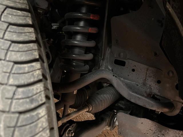 ランドクルーザープラド TX Lパッケージ マットブラックエディション サンルーフ 7人乗 全周囲カメラ ベージュ革シート レーダークルーズ 禁煙車 レザーシート ブラインドスポットモニター シートベンチレーション クリアランスソナー LEDヘッド ルーフレール ETC(21枚目)