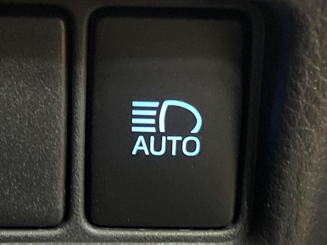 C-HR G TRDエアロ 9型ナビ 禁煙車 セーフティセンス レーダークルーズ ブラインドスポットモニター シートヒーター バックカメラ ETC LEDヘッド 純正18アルミ フルセグTV オートハイビーム(35枚目)