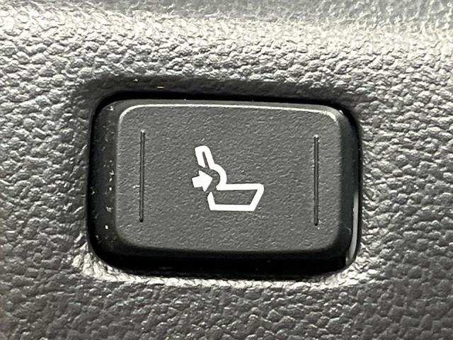 C-HR G TRDエアロ 9型ナビ 禁煙車 セーフティセンス レーダークルーズ ブラインドスポットモニター シートヒーター バックカメラ ETC LEDヘッド 純正18アルミ フルセグTV オートハイビーム(36枚目)