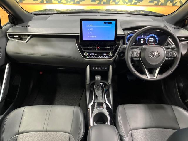 カローラクロス ハイブリッド Z ガラスルーフ 10型ナビ 全周囲カメラ 禁煙車 トヨタチームメイト ブラインドスポットモニター パワーバックドア シートヒーター レーダークルーズ セーフティセンス 純正18インチアルミ LEDヘッド(2枚目)