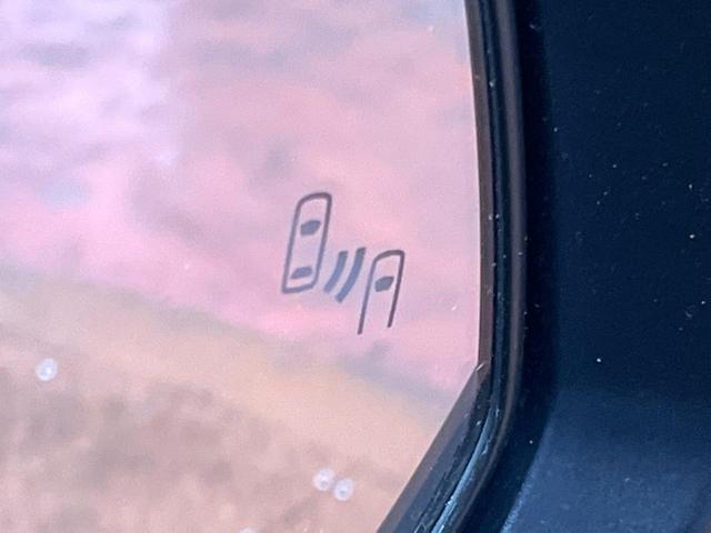 カローラクロス ハイブリッド Z ガラスルーフ 10型ナビ 全周囲カメラ 禁煙車 トヨタチームメイト ブラインドスポットモニター パワーバックドア シートヒーター レーダークルーズ セーフティセンス 純正18インチアルミ LEDヘッド(3枚目)