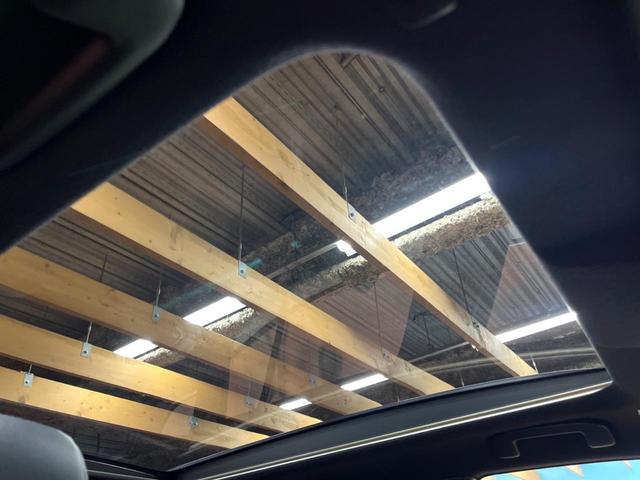 カローラクロス ハイブリッド Z ガラスルーフ 10型ナビ 全周囲カメラ 禁煙車 トヨタチームメイト ブラインドスポットモニター パワーバックドア シートヒーター レーダークルーズ セーフティセンス 純正18インチアルミ LEDヘッド(4枚目)