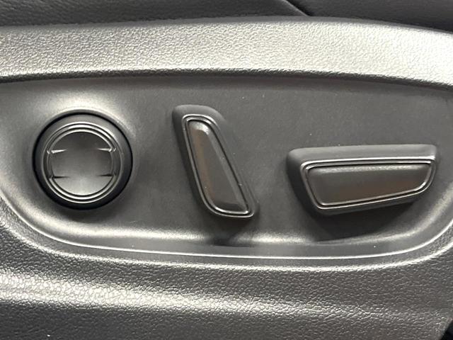 カローラクロス ハイブリッド Z ガラスルーフ 10型ナビ 全周囲カメラ 禁煙車 トヨタチームメイト ブラインドスポットモニター パワーバックドア シートヒーター レーダークルーズ セーフティセンス 純正18インチアルミ LEDヘッド(40枚目)