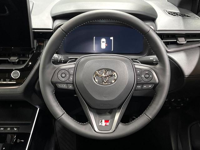 カローラクロス GRスポーツ 登録済未使用車 ガラスルーフ トヨタチームメイト 10型ナビ 全周囲カメラ セーフティセンス レーダークルーズ パワーバックドア フルセグ Bluetooth再生 シートヒーター LEDヘッド ETC(12枚目)