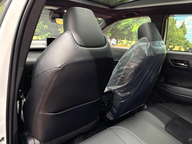 カローラクロス GRスポーツ 登録済未使用車 ガラスルーフ トヨタチームメイト 10型ナビ 全周囲カメラ セーフティセンス レーダークルーズ パワーバックドア フルセグ Bluetooth再生 シートヒーター LEDヘッド ETC(26枚目)