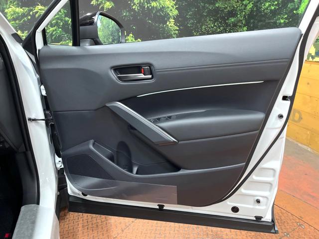 カローラクロス GRスポーツ 登録済未使用車 ガラスルーフ トヨタチームメイト 10型ナビ 全周囲カメラ セーフティセンス レーダークルーズ パワーバックドア フルセグ Bluetooth再生 シートヒーター LEDヘッド ETC(34枚目)