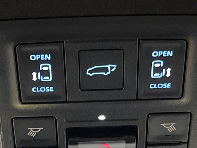 ヴォクシー ハイブリッドS-Z モデリスタエアロ 後席モニター 10型ナビ 快適利便パッケージ 両側電動ドア 禁煙車 100V電源 電動リアドア デジタルインナーミラー シートヒータ― ハンドルヒーター 純正17インチアルミ ETC(7枚目)