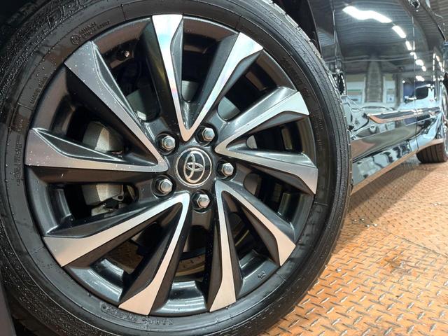 ヴォクシー ハイブリッドS-Z モデリスタエアロ 後席モニター 10型ナビ 快適利便パッケージ 両側電動ドア 禁煙車 100V電源 電動リアドア デジタルインナーミラー シートヒータ― ハンドルヒーター 純正17インチアルミ ETC(13枚目)