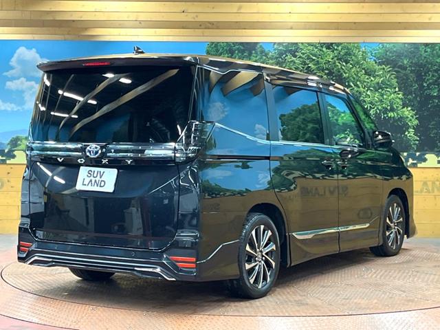 ヴォクシー ハイブリッドS-Z モデリスタエアロ 後席モニター 10型ナビ 快適利便パッケージ 両側電動ドア 禁煙車 100V電源 電動リアドア デジタルインナーミラー シートヒータ― ハンドルヒーター 純正17インチアルミ ETC(17枚目)